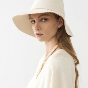 The Original Magic Hat in Natural